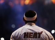 九游娱乐首页-沙暴中的郁金香，范戴克用铁血与优雅，书写2026世界杯H组最冷血的绝杀诗篇