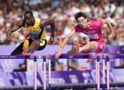 九游APP-一场铁人三项比赛引人注目，选手们究竟谁能突围而出？的简单介绍