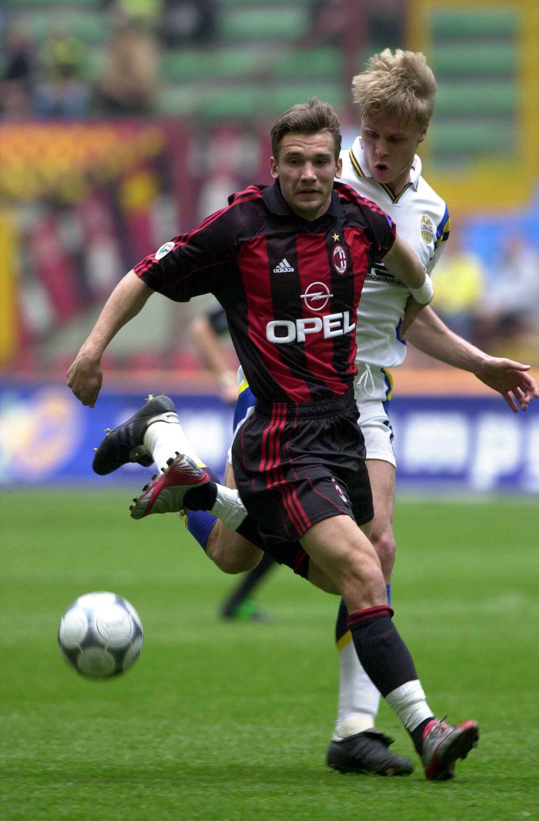 包含AC米兰:教练组调整备战策略的词条