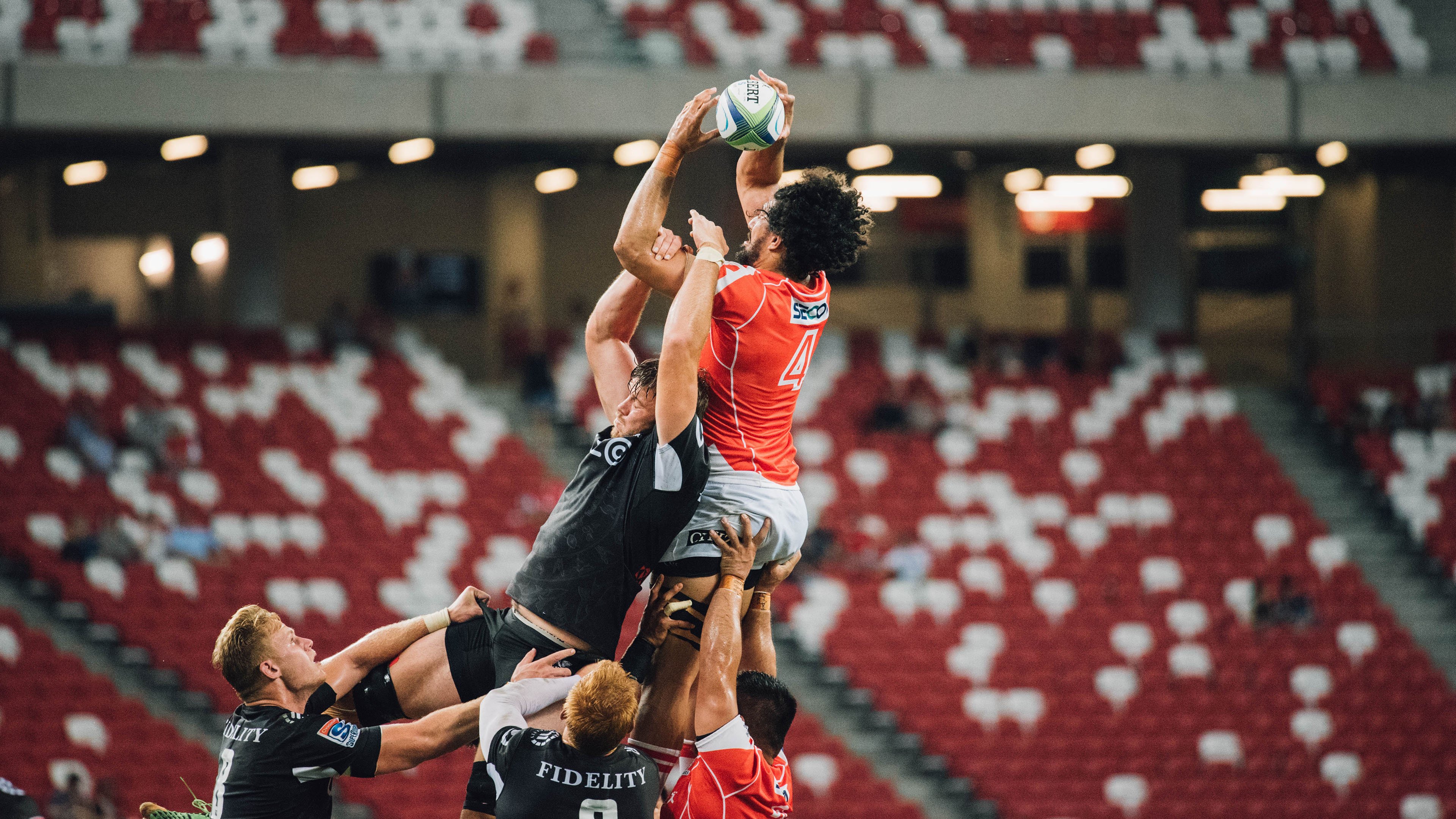 从绿茵到赛道，坎特的丹麦制霸与F1年度争冠的接管艺术